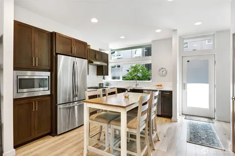 2605 22nd Ave W Unit B Seattle WA 98199