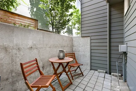 2605 22nd Ave W Unit B Seattle WA 98199