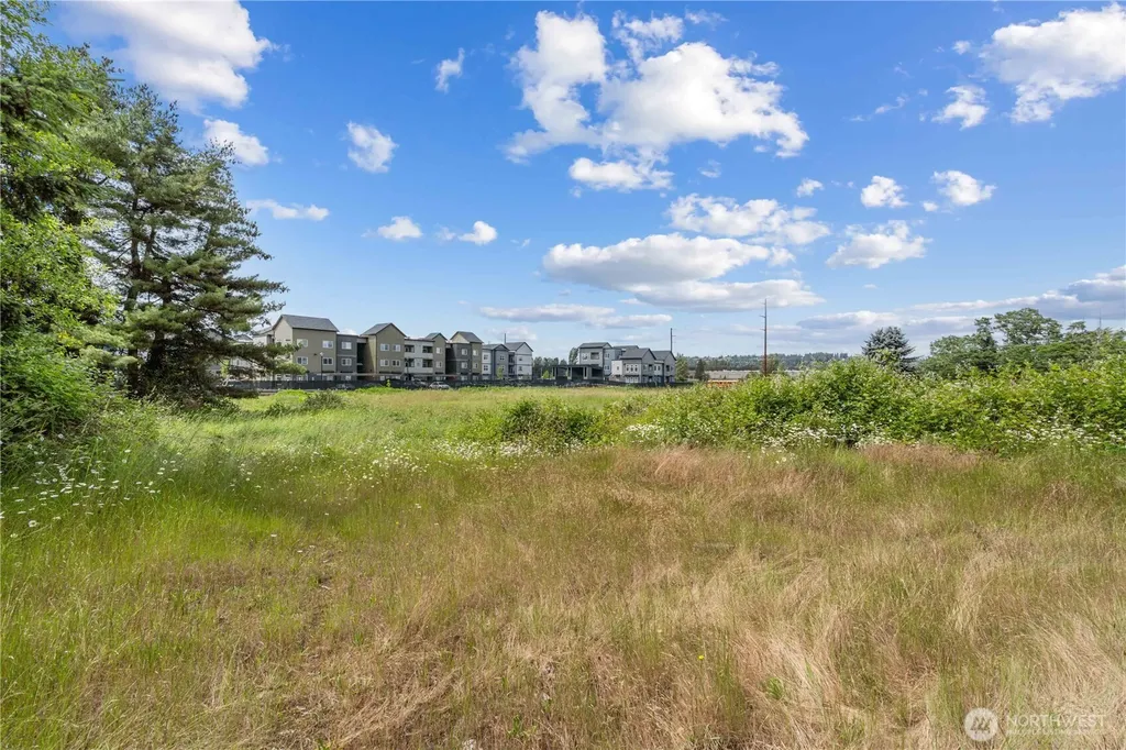 3304 E Pioneer Puyallup WA 98372