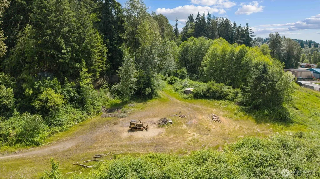 3304 E Pioneer Puyallup WA 98372