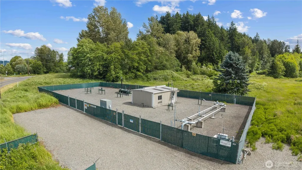 3304 E Pioneer Puyallup WA 98372