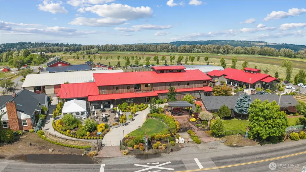 3304 E Pioneer Puyallup WA 98372