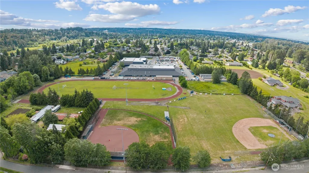 3304 E Pioneer Puyallup WA 98372