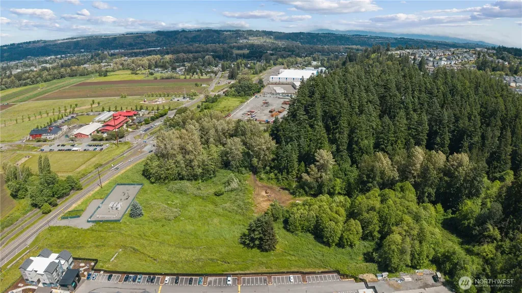 3304 E Pioneer Puyallup WA 98372