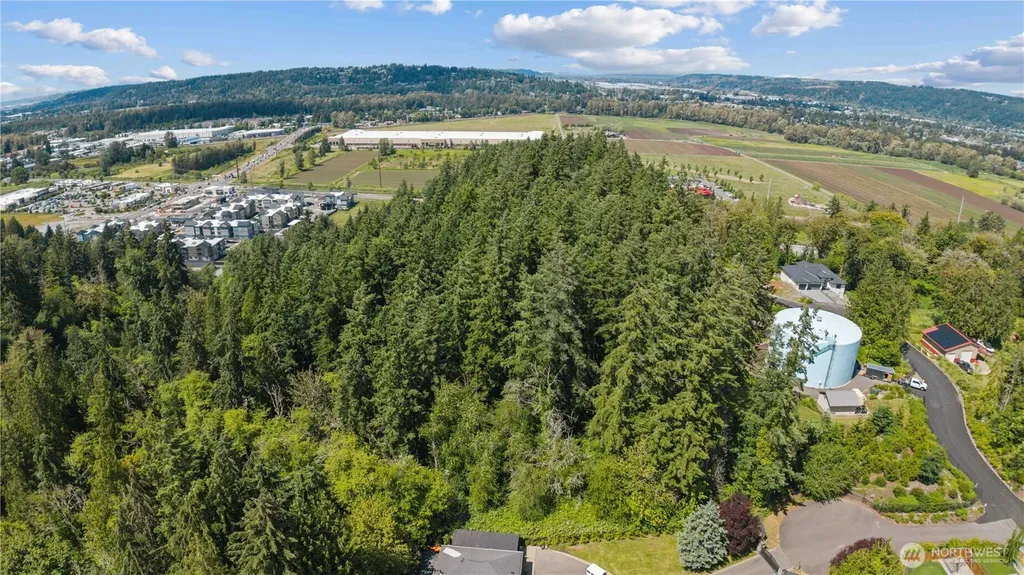 3304 E Pioneer Puyallup WA 98372