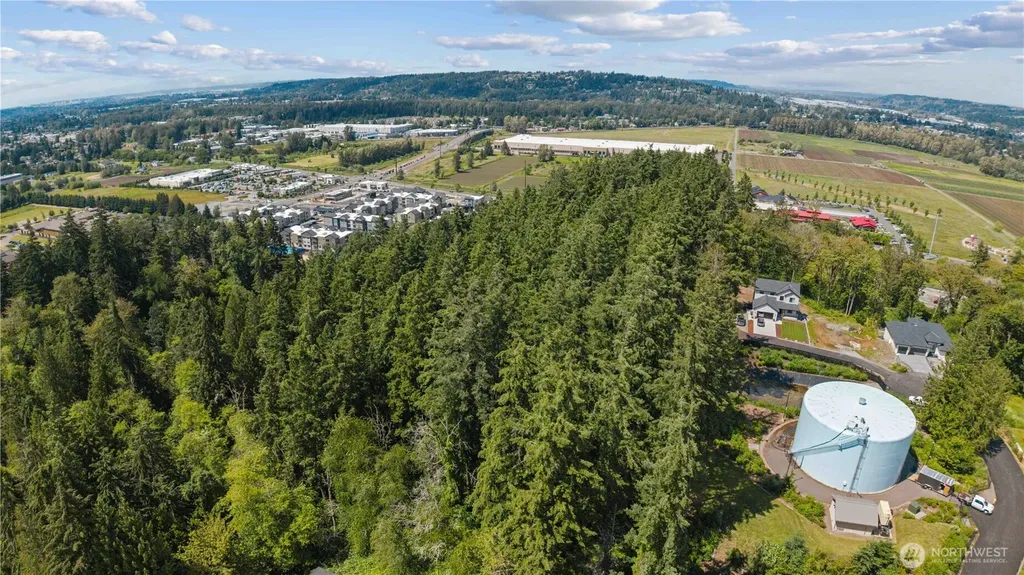3304 E Pioneer Puyallup WA 98372