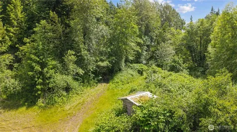3304 E Pioneer Puyallup WA 98372