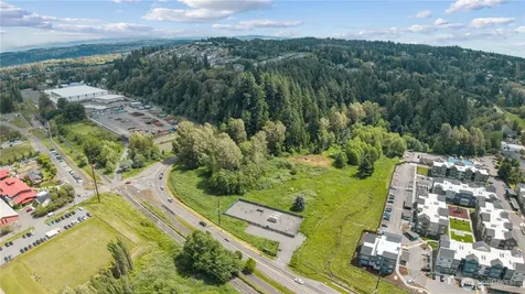 3304 E Pioneer Puyallup WA 98372