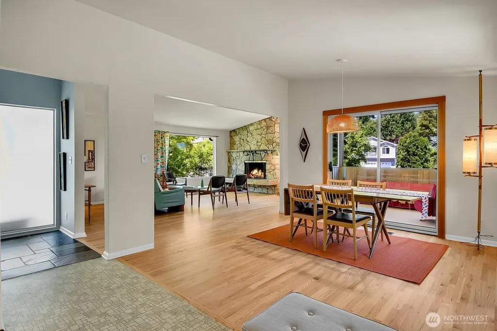 4802 24th Place S Seattle WA 98108