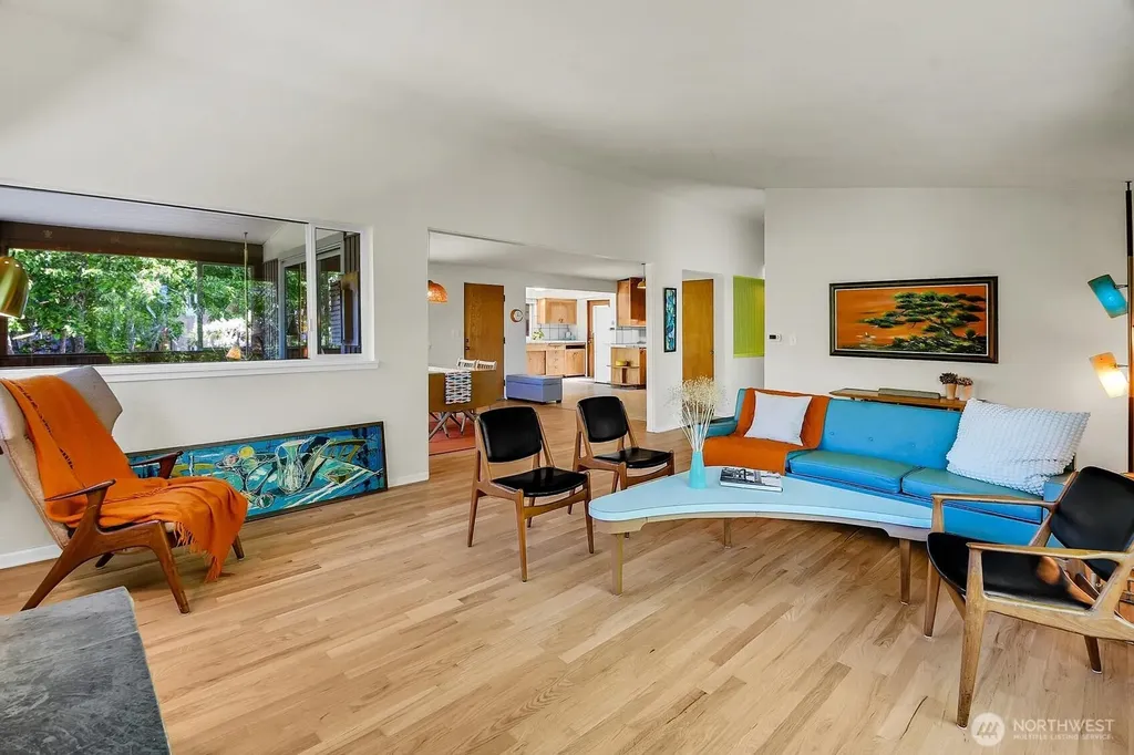 4802 24th Place S Seattle WA 98108