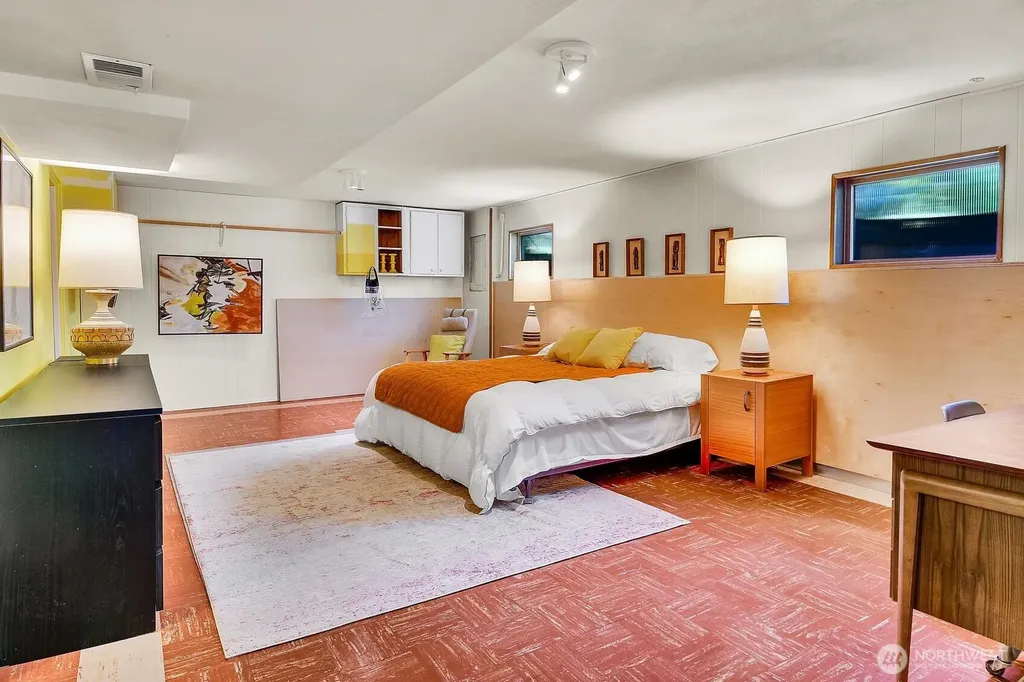 4802 24th Place S Seattle WA 98108