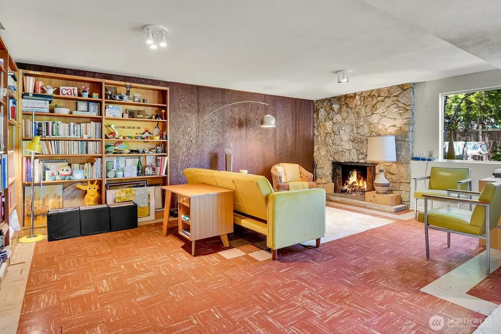 4802 24th Place S Seattle WA 98108