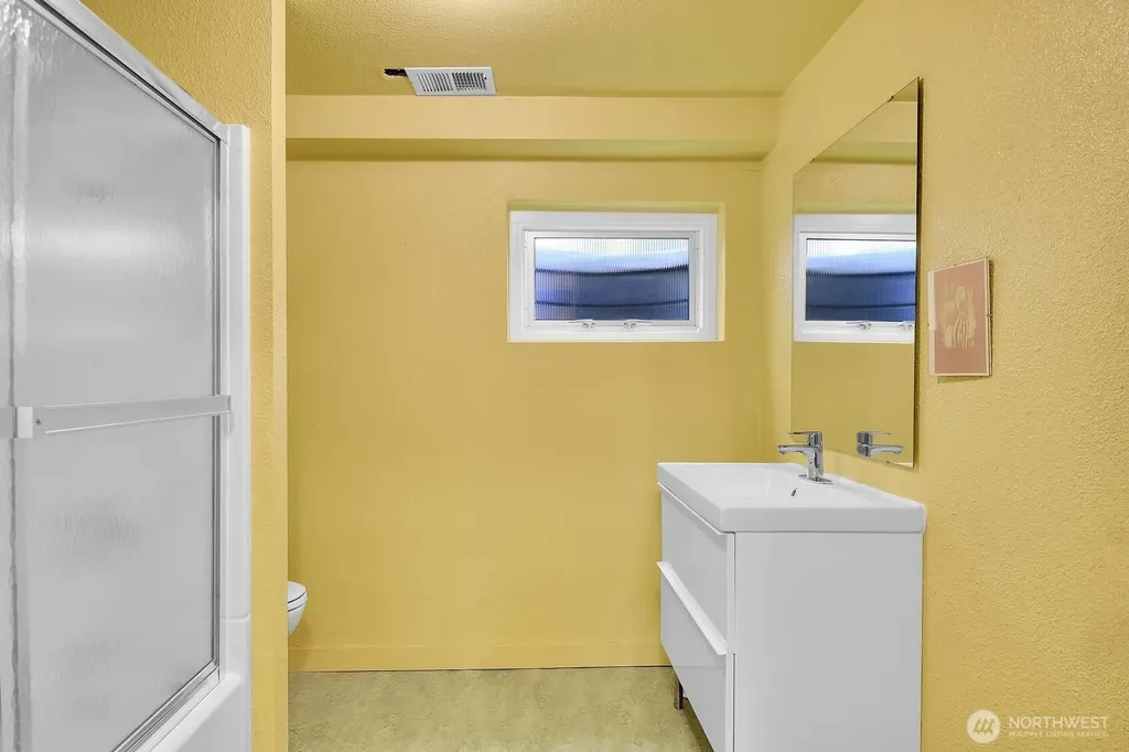 4802 24th Place S Seattle WA 98108