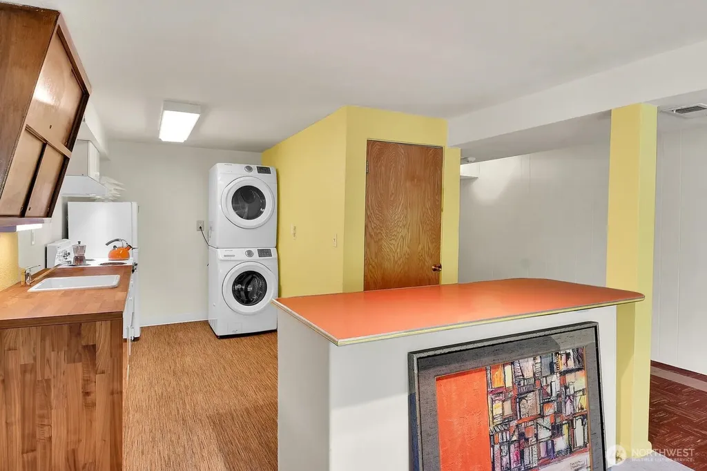 4802 24th Place S Seattle WA 98108