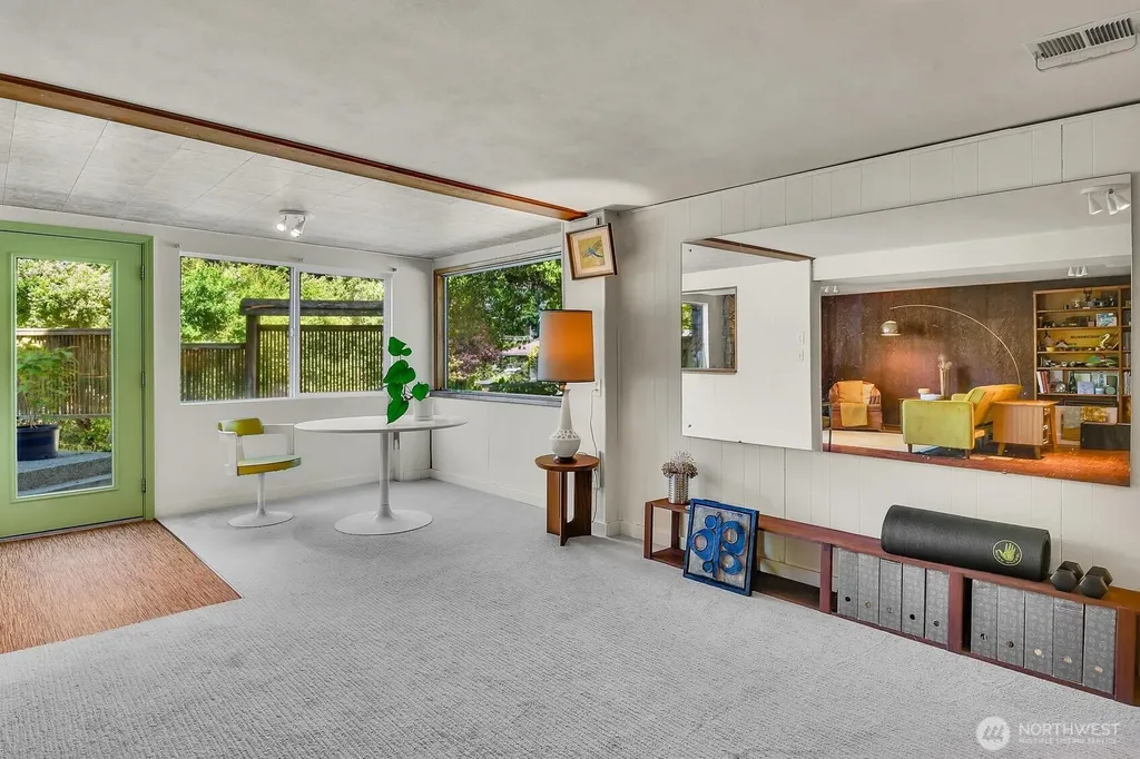 4802 24th Place S Seattle WA 98108