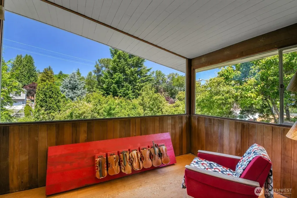 4802 24th Place S Seattle WA 98108