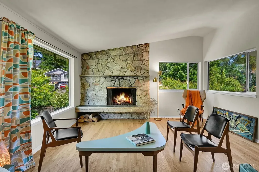 4802 24th Place S Seattle WA 98108