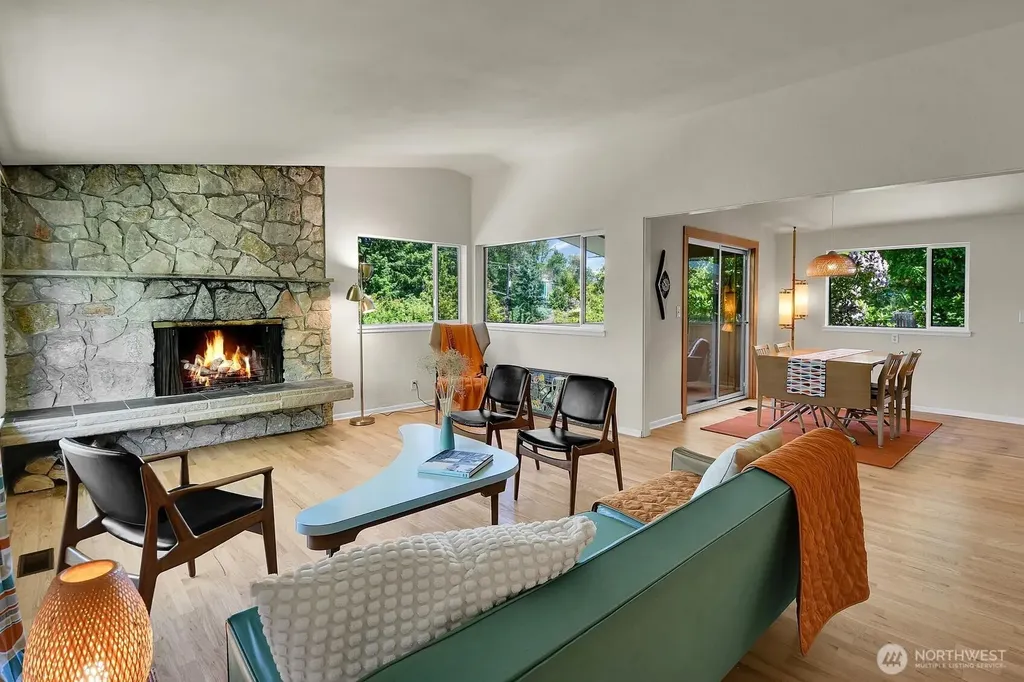 4802 24th Place S Seattle WA 98108