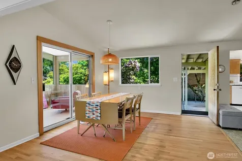 4802 24th Place S Seattle WA 98108