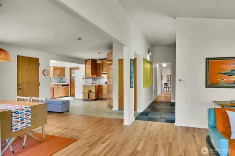 4802 24th Place S Seattle WA 98108