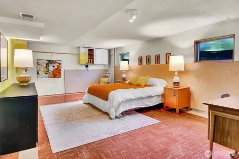 4802 24th Place S Seattle WA 98108