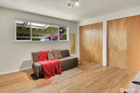 4802 24th Place S Seattle WA 98108
