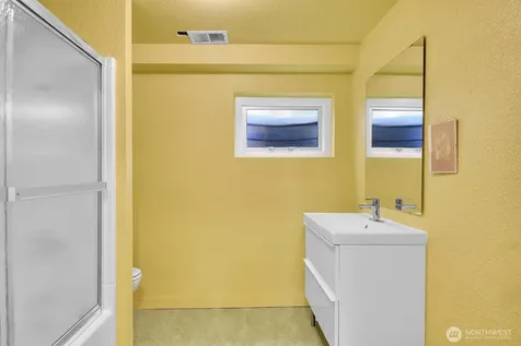 4802 24th Place S Seattle WA 98108
