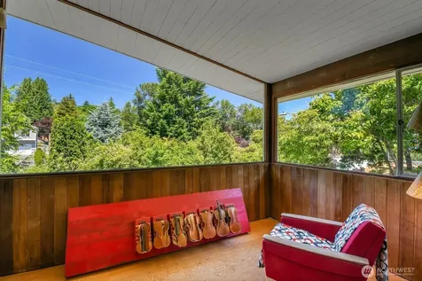 4802 24th Place S Seattle WA 98108