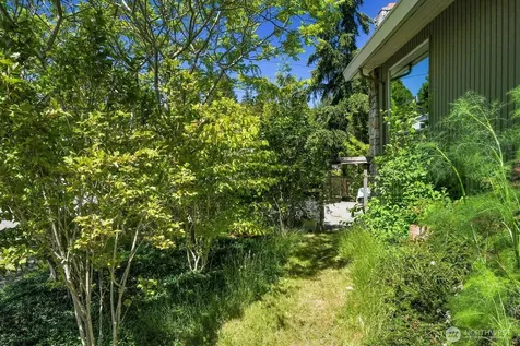 4802 24th Place S Seattle WA 98108