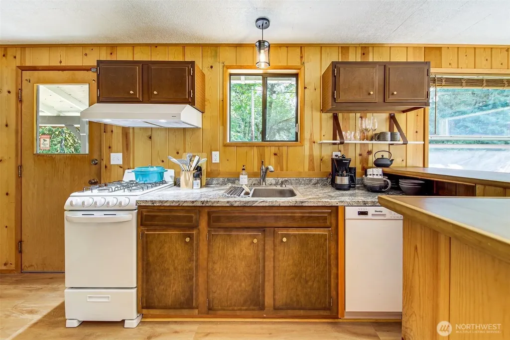 64464 NE 180th Street Baring WA 98224