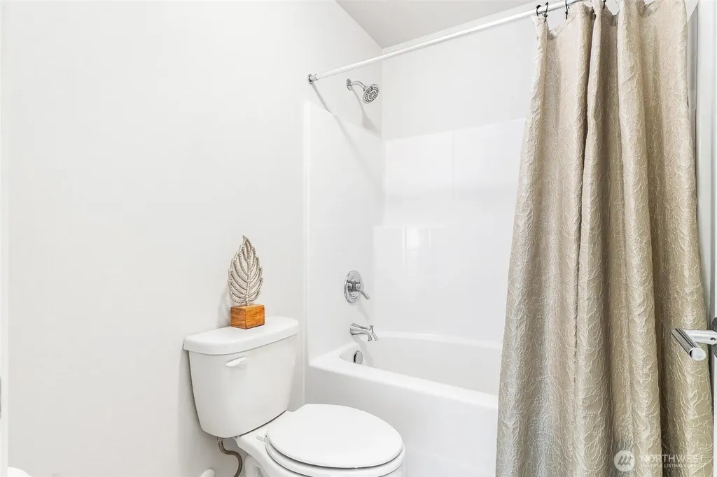 33533 Juniper Avenue SE Black Diamond WA 98010