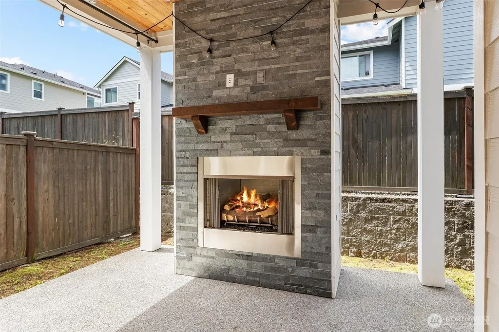 33533 Juniper Avenue SE Black Diamond WA 98010