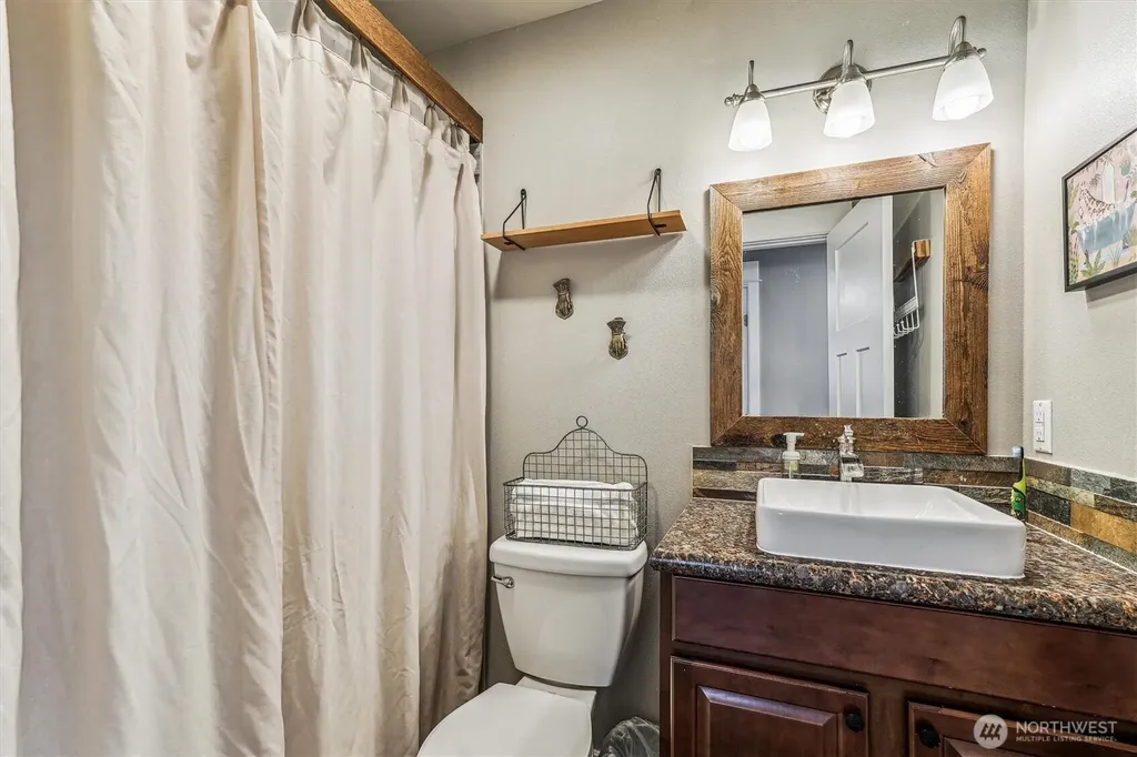 9120 Johnson Road Anderson Island WA 98303