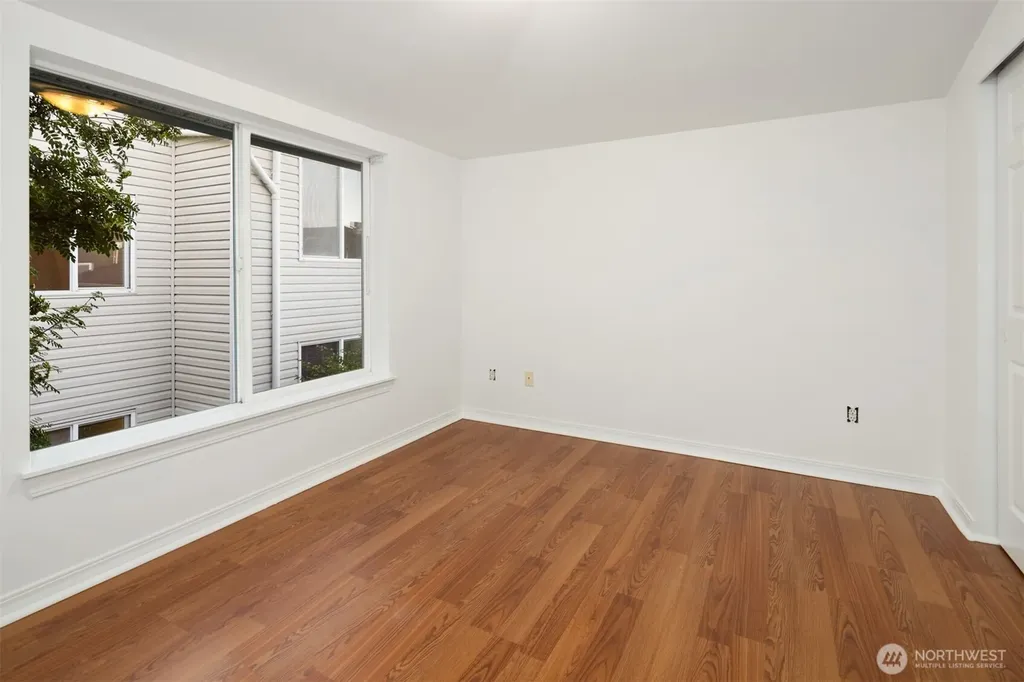 3222 21st Avenue W Seattle WA 98199