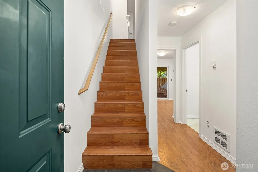 3222 21st Avenue W Seattle WA 98199