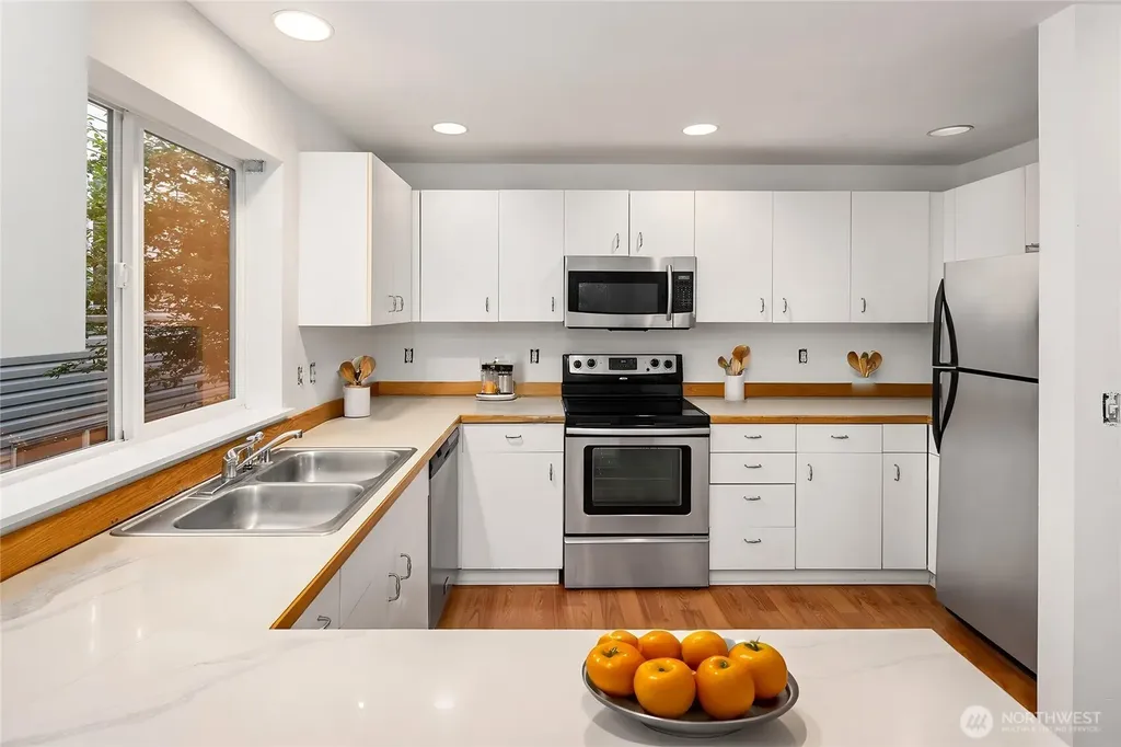 3222 21st Avenue W Seattle WA 98199