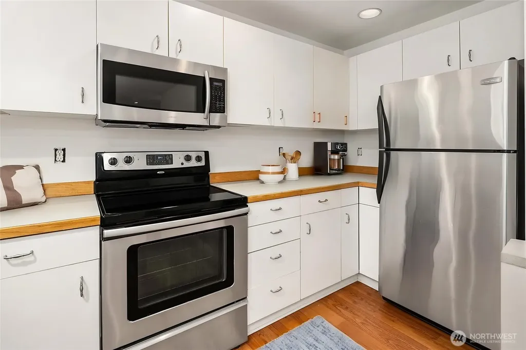 3222 21st Avenue W Seattle WA 98199