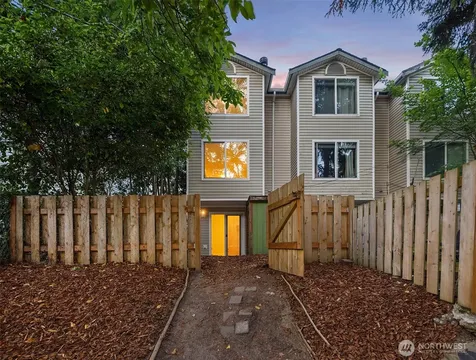 3222 21st Avenue W Seattle WA 98199
