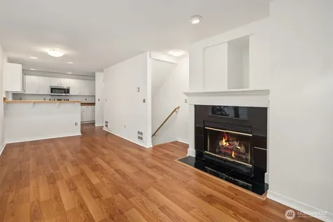 3222 21st Avenue W Seattle WA 98199