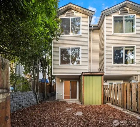 3222 21st Avenue W Seattle WA 98199