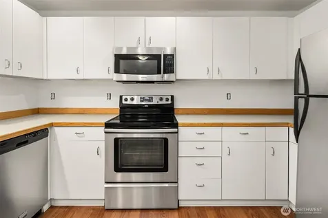 3222 21st Avenue W Seattle WA 98199