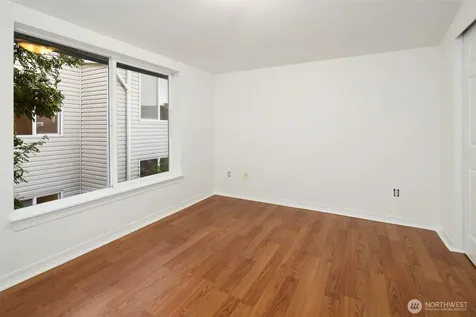 3222 21st Avenue W Seattle WA 98199
