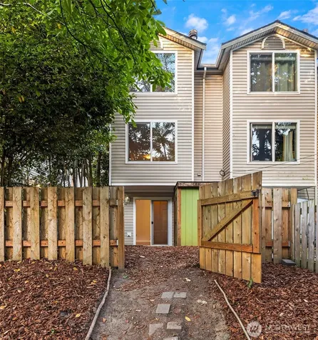 3222 21st Avenue W Seattle WA 98199