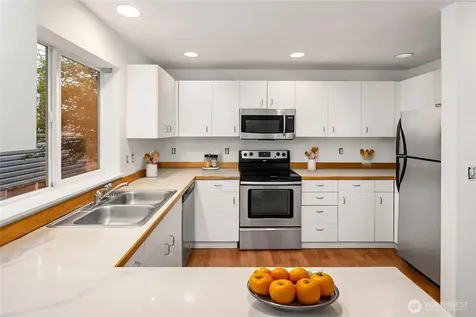 3222 21st Avenue W Seattle WA 98199