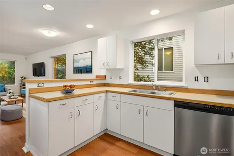 3222 21st Avenue W Seattle WA 98199