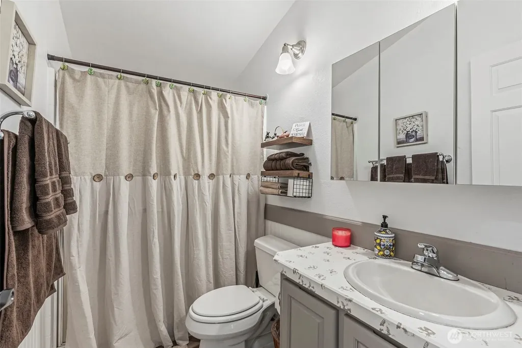 136 Longhorn Road Amboy WA 98601