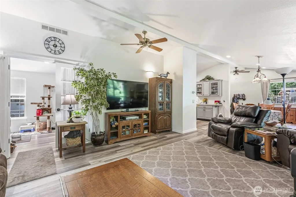 136 Longhorn Road Amboy WA 98601