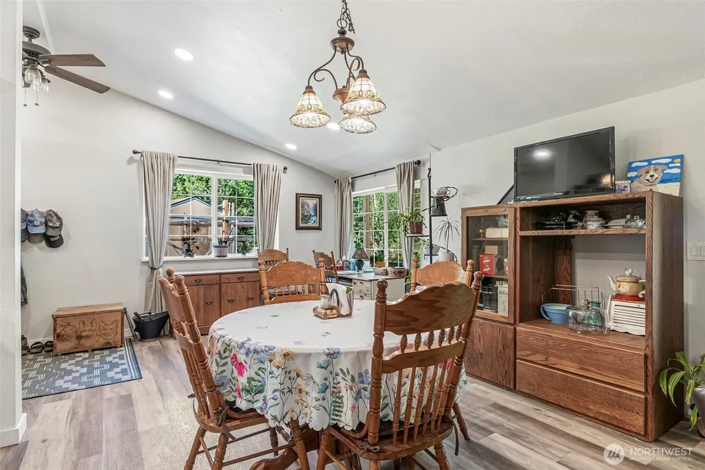136 Longhorn Road Amboy WA 98601