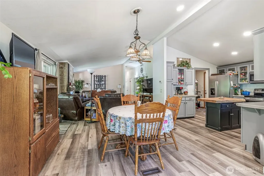 136 Longhorn Road Amboy WA 98601