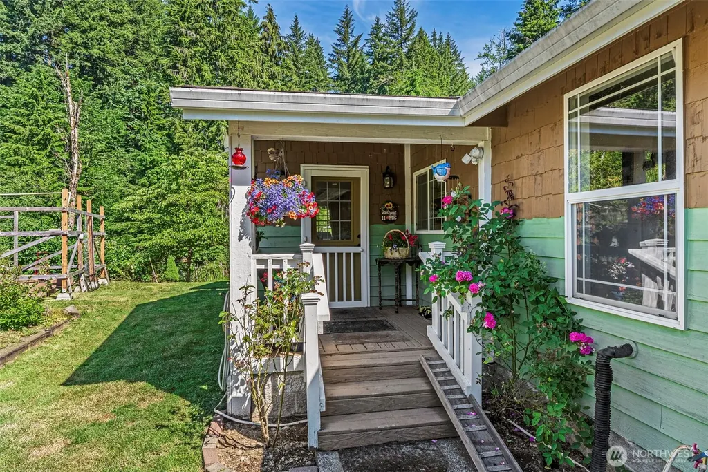 136 Longhorn Road Amboy WA 98601